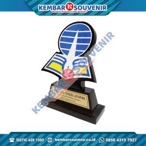Piala Custom Akademi Kebidanan Kamanre Palopo