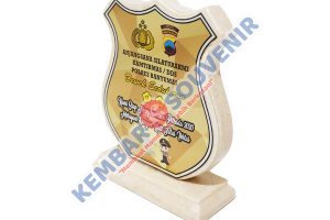 Contoh Piala Dari Akrilik Kabupaten Bone