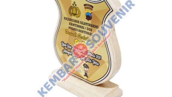Contoh Piala Dari Akrilik Kabupaten Bone