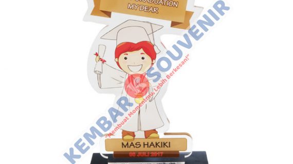 Contoh Piala Dari Akrilik PT Nusantara Pelabuhan Handal Tbk.