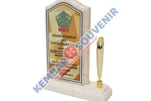 Plakat Penghargaan Sekolah Tinggi Ilmu Al Quran Al Multazam