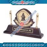 Plakat Piala Trophy PT Logindo Samudramakmur Tbk.