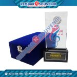 Contoh Trophy Akrilik Sekolah Tinggi Ilmu Kesehatan Permata Nusantara
