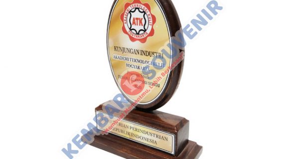 Plakat Piala Trophy PT Marga Abhinaya Abadi Tbk